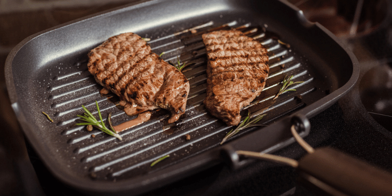 Cách nấu bít tết trên bếp cata từ